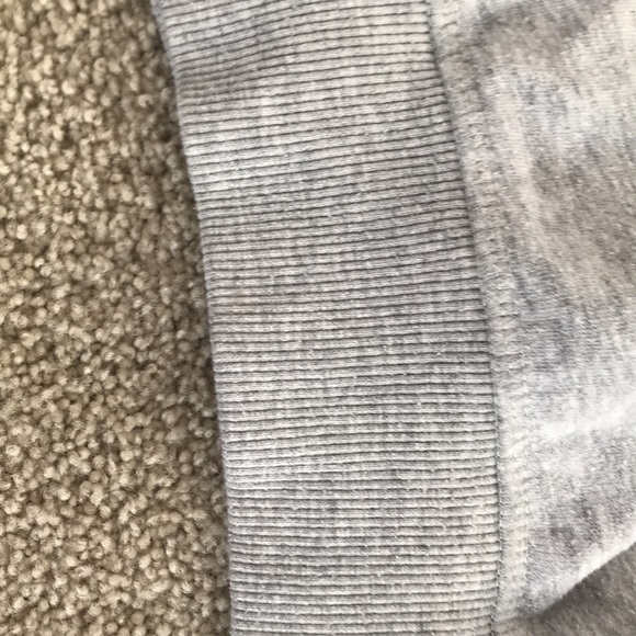 Girls Levi’s Sweater - Picture 2 of 3